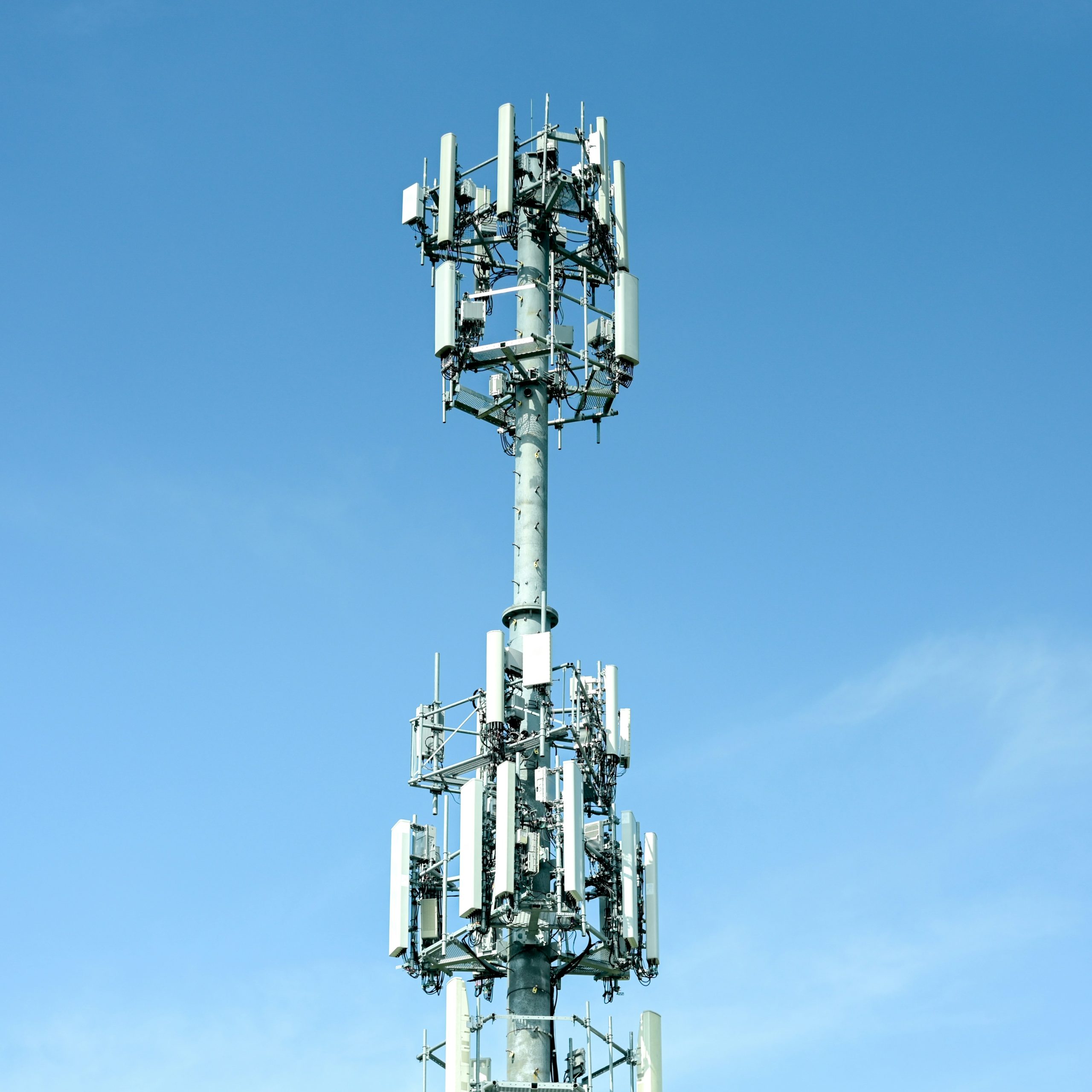 Telecommunications tower